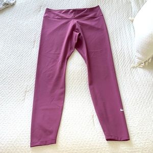 NWOT Nike dri-fit mauve legging